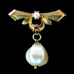 Vintage CADORO Victorian Revival faux pearl & gold tone dangling brooch